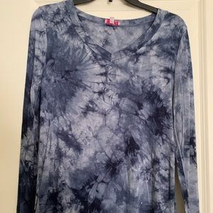 Pink Lily long sleeve tee, blue tie dye size m